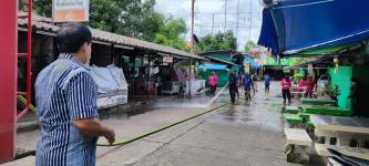 ทน.แม่สอด ลงพื้นที่ล้างตลาดในเขตเทศบาลนครแม่สอด