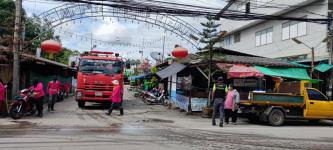 ทน.แม่สอด ลงพื้นที่ล้างตลาดในเขตเทศบาลนครแม่สอด
