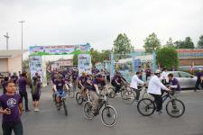 นายเจริญฤทธิ์ สงวนสัตย์ ผู้ว่าราชการจังหวัดตาก เป็นประธานพิธีเปิด กิจกรรมการปั่นจักรยานมิตรภาพไทย-เมียนมา 2 แผ่นดิน Bike For Two Country-Sister City Maesot-Myawaddy โดยได้รับเกียรติจาก นายสุทธา สายวาณิชย์ รองผู้ว่าราชการจังหวัดตาก นายธนยศ ปานขาว นายอำเภอแ