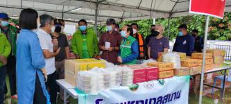 ประชาชนสนับสนุนอาหาร เครื่องดื่ม อุปกรณ์ทางการแพทย์แก่โรงพยาบาลสนามเทศบาลนครแม่สอด