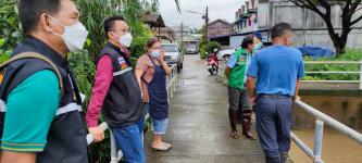 ทน.แม่สอด ลงพื้นที่แก้ไขปัญหาน้ำท่วมในเขตเทศบาลนครแม่สอด