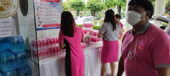 ธนาคารออมสินเขตตากและสาขาแม่สอด มอบอาหาร น้ำดื่ม แก่โรงพยาบาลสนามเทศบาลนครแม่สอดและผู้ประสบอุทกภัยในเขตเทศบาลนครแม่สอด