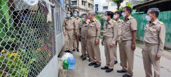 ทน.แม่สอด มอบถุงยังชีพแก่ผู้ป่วยและญาติผู้ป่วยโรคติดเชื้อไวรัสโคโรนา 2019 (โควิด-19) ในเขตเทศบาลนครแม่สอด
