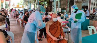 ทน.แม่สอด ร่วมกับ รพ.แม่สอด ลงพื้นที่ฉีดวัคซีนป้องกันการแพร่ระบาดโรคติดเชื้อไวรัสโคโรน่า 2019 (โควิด-19) 
