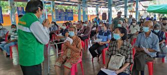 ทน.แม่สอด ร่วมกับ รพ.แม่สอด ลงพื้นที่ฉีดวัคซีนป้องกันการแพร่ระบาดโรคติดเชื้อไวรัสโคโรน่า 2019 (โควิด-19) 