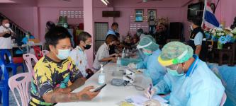 ทน.แม่สอด ร่วมกับ รพ.แม่สอด ลงพื้นที่ฉีดวัคซีนป้องกันการแพร่ระบาดโรคติดเชื้อไวรัสโคโรน่า 2019 (โควิด-19) 