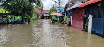 ทน.แม่สอด ลงพื้นที่แก้ไขปัญหาน้ำท่วมในเขตเทศบาลนครแม่สอด