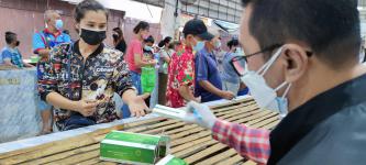 ทน.แม่สอด ตรวจคัดกรองเชิงรุกโรคติดเชื้อไวรัสโคโรนา 2019 (โควิด-19) ประชาชนในเขตเทศบาลนครแม่สอด
