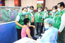 ทน.แม่สอด ร่วมกับ รพ.แม่สอด ร่วมให้บริการฉีดวัคซีนเคลื่อนที่ให้แก่นักเรียนโรงเรียนในสังกัดเทศบาลนครแม่สอด และโรงเรียนอนุกุลวิทยา