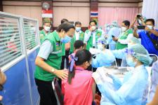 ทน.แม่สอด ร่วมกับ รพ.แม่สอด ร่วมให้บริการฉีดวัคซีนเคลื่อนที่ให้แก่นักเรียนโรงเรียนในสังกัดเทศบาลนครแม่สอด และโรงเรียนอนุกุลวิทยา