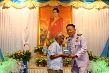 พิธีลงนามถวายพระพรชัยมงคลและเครื่องราชสักการะสมเด็จพระนางเจ้าสิริกติ์ พระบรมราชินีนาถ เนื่องในโอกาสวันเฉลิมพระชนพรรษา 85 พรรษา ปี 2560