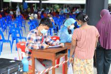 ทน.แม่สอด ร่วมกับ รพ.แม่สอด ร่วมให้บริการฉีดวัคซีนเคลื่อนที่ให้แก่ชาวต่างชาติในเขตเทศบาลนครแม่สอด 