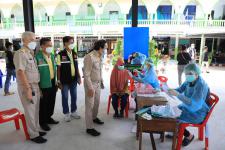 ทน.แม่สอด ร่วมกับ รพ.แม่สอด ร่วมให้บริการฉีดวัคซีนเคลื่อนที่ให้แก่ชาวต่างชาติในเขตเทศบาลนครแม่สอด 