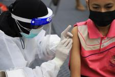 ทน.แม่สอด ร่วมกับ รพ.แม่สอด ร่วมให้บริการฉีดวัคซีนเคลื่อนที่ให้แก่นักเรียนโรงเรียนในสังกัดเทศบาลนครแม่สอด 