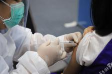 ทน.แม่สอด ร่วมกับ รพ.แม่สอด ร่วมให้บริการฉีดวัคซีนเคลื่อนที่ให้แก่นักเรียนโรงเรียนในสังกัดเทศบาลนครแม่สอด 