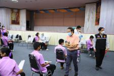 ทน.แม่สอด ร่วมกับ รพ.แม่สอด ร่วมให้บริการฉีดวัคซีนเคลื่อนที่ให้แก่นักเรียนโรงเรียนในสังกัดเทศบาลนครแม่สอด 