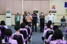 ทน.แม่สอด ร่วมกับ รพ.แม่สอด ร่วมให้บริการฉีดวัคซีนเคลื่อนที่ให้แก่นักเรียนโรงเรียนในสังกัดเทศบาลนครแม่สอด 