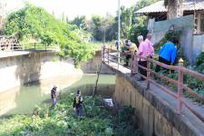 ทน.แม่สอด ลงพื้นที่แก้ปัญหาทางระบายในเขตเทศบาลนครแม่สอด 