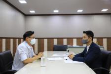 ทน.แม่สอด ให้สัมภาษณ์นักศึกษาระดับบัณฑิตศึกษา วิทยาลัยนวัตกรรมสังคม มหาวิทยาลัยรังสิต