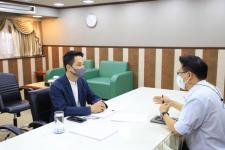 ทน.แม่สอด ให้สัมภาษณ์นักศึกษาระดับบัณฑิตศึกษา วิทยาลัยนวัตกรรมสังคม มหาวิทยาลัยรังสิต