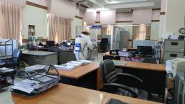ทน.แม่สอด พ่นยาฆ่าเชื้อป้องกันโรคติดเชื้อไวรัสโคโรนา 2019 (โควิด-19) สำนักงานเทศบาลนครแม่สอด