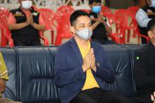 ทน.แม่สอด ร่วมเป็นประธานในพิธีจุดเทียนอุดมการณ์และกล่าวคำปฏิญาณโครงการแก้ไขปัญหาผู้เสพและผู้ติดยาเสพติดในรูปแบบศูนย์ขวัญแผ่นดินจังหวัดตาก (แม่สอด)