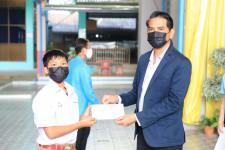 ทน.แม่สอด ร่วมมอบทุนการศึกษาปัจจัยพื้นฐานนักเรียนยากจน โรงเรียนเทศบาลวัดชุมพลคีรี