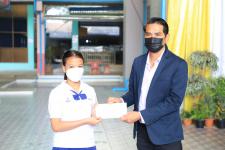 ทน.แม่สอด ร่วมมอบทุนการศึกษาปัจจัยพื้นฐานนักเรียนยากจน โรงเรียนเทศบาลวัดชุมพลคีรี