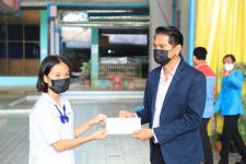 ทน.แม่สอด ร่วมมอบทุนการศึกษาปัจจัยพื้นฐานนักเรียนยากจน โรงเรียนเทศบาลวัดชุมพลคีรี