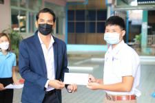 ทน.แม่สอด ร่วมมอบทุนการศึกษาปัจจัยพื้นฐานนักเรียนยากจน โรงเรียนเทศบาลวัดชุมพลคีรี