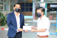 ทน.แม่สอด ร่วมมอบทุนการศึกษาปัจจัยพื้นฐานนักเรียนยากจน โรงเรียนเทศบาลวัดชุมพลคีรี