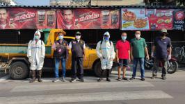ทน.แม่สอด พ่นยาฆ่าเชื้อ-ทำความสะอาด ในพื้นที่ตลาดสดบ้านเหนือ เพื่อป้องกันควบคุมการแพร่ระบาดของโรค (COVID -19)