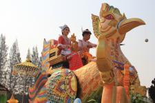 เทศบาลนครแม่สอด จัดขบวนแห่สงกรานต์ ประจำปี 2561 เพื่อสืบสานประเพณีและวัฒนธรรมอันดีงามของไทย 16 เมษายน 2561