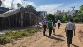 ทน.แม่สอด ลงพื้นที่ติดตามผลการดำเนินงานโครงการก่อสร้างศาลสมเด็จพระนเรศวรมหาราช