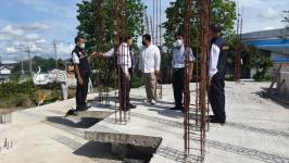 ทน.แม่สอด ลงพื้นที่ติดตามผลการดำเนินงานโครงการก่อสร้างศาลสมเด็จพระนเรศวรมหาราช