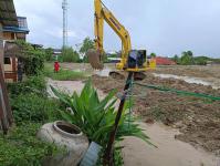 ทน.แม่สอด ลงพื้นที่แก้ไขปัญหาน้ำท่วมในเขตเทศบาลนครแม่สอด