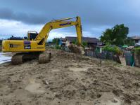 ทน.แม่สอด ลงพื้นที่แก้ไขปัญหาน้ำท่วมในเขตเทศบาลนครแม่สอด