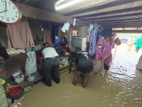 ทน.แม่สอด ลงพื้นที่แก้ไขปัญหาน้ำท่วมในเขตเทศบาลนครแม่สอด