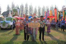 เทศบาลนครแม่สอด จัดขบวนแห่สงกรานต์ ประจำปี 2561 เพื่อสืบสานประเพณีและวัฒนธรรมอันดีงามของไทย 16 เมษายน 2561