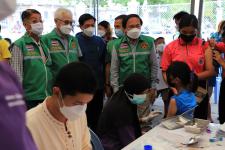 ทน.แม่สอด ให้บริการฉีดวัคซีนแก่ประชาชนในเขตเทศบาลนครแม่สอด