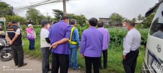 นายกฯ ทน.แม่สอด ลงพื้นที่สระบัว ถนนสายเอเชีย ปากทางเข้าถนนเยลลี่อุทิศ แก้ปัญหาน้ำเอ่อล้นเข้าชุมชน