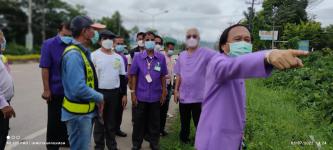 นายกฯ ทน.แม่สอด ลงพื้นที่สระบัว ถนนสายเอเชีย ปากทางเข้าถนนเยลลี่อุทิศ แก้ปัญหาน้ำเอ่อล้นเข้าชุมชน