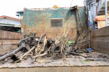 ทน.แม่สอด ลงพื้นที่ดำเนินการจัดเก็บขยะบริเวณใต้สะพานข้ามลำห้วยแม่สอด