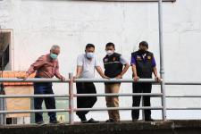 ทน.แม่สอด ลงพื้นที่ดำเนินการจัดเก็บขยะบริเวณใต้สะพานข้ามลำห้วยแม่สอด