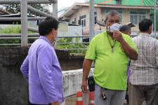 ทน.แม่สอด ลงพื้นที่ดำเนินการจัดเก็บขยะบริเวณใต้สะพานข้ามลำห้วยแม่สอด