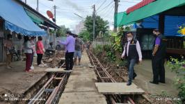 ทน.แม่สอด ลงพื้นที่ติดตามงานก่อสร้างถนนและท่อระบายน้ำในชุมชนมณีไพรสณฑ์