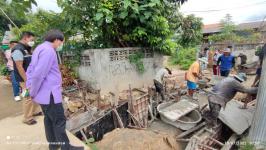 ทน.แม่สอด ลงพื้นที่ติดตามงานก่อสร้างถนนและท่อระบายน้ำในชุมชนมณีไพรสณฑ์