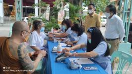 ทน.แม่สอด ให้บริการคัดกรองสุขภาพตามโครงการ “เข้าพรรษา ชีวาสดใส ห่างไกลโรคร้าย” 