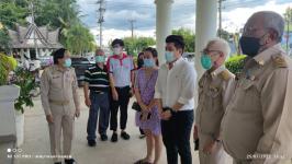 เทศบาลนครแม่สอด ให้การต้อนรับ นาย ณัฏฐ์วรัชญ์ ครรชิตศิริกุนต์ กรรมการผู้จัดการ พร้อมเจ้าหน้าที่ กลุ่มบริษัทไฮเวย์กรุ๊ป จำกัด เพื่อมอบถุงยังชีพ