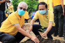 นายกฯนครแม่สอด เข้าร่วมเป็นเกียรติ โครงการ/กิจกรรม เนื่องในโอกาสวันเฉลิมพระชนมพรรษา 70 พรรษา 28 กรกฎาคม 2565 พระบาทสมเด็จพระปรเมนทรรามาธิบดี ศรีสินทรมหาวชิราลงกรณ พระวชิรเกล้าเจ้าอยู่หัว (ปล่อยปลา/ปลูกต้นไม้)